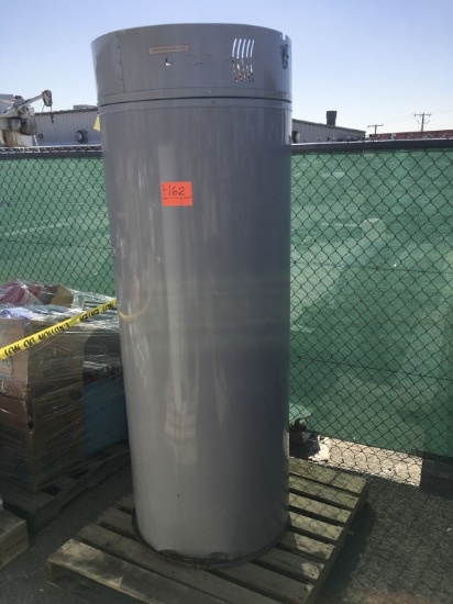School Surplus - 100GAL Gas Water Heater