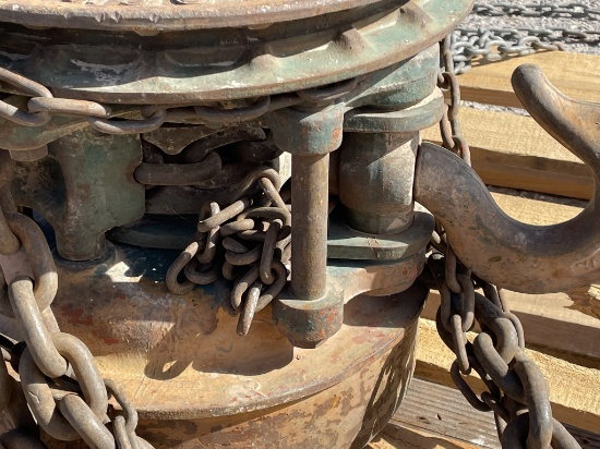 (2) Yale Shop Lifting Chain Hoist Blocks