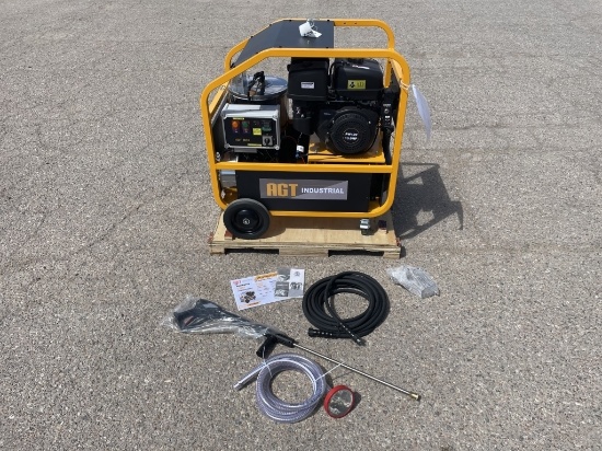 UNUSED 4,000 PSI HOT Water Pressure Washer inCrate