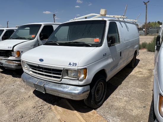 1996 Ford E-150 Base