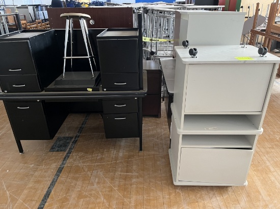 School Surplus- Aprx(8)pcs Classroom Furniture