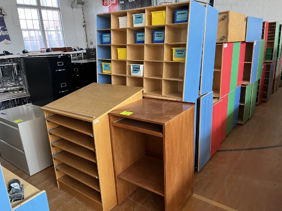 School Surplus- Aprx(20+)pcs Classroom Furniture