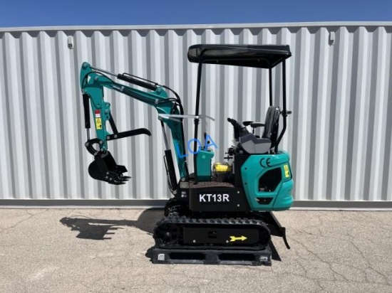 UNUSED 15HP Gas Mini-Excavator KT13R w/ Blade