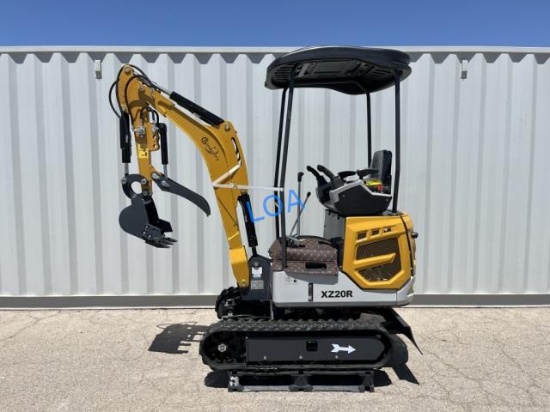 UNUSED 23HP Gas Mini-Excavator XZ20R w/Blade,Thumb