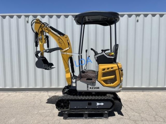 UNUSED 23HP Gas Mini-Excavator XZ20R w/Blade,Thumb