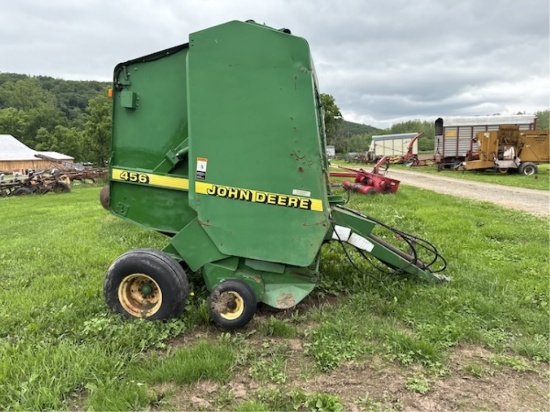 John Deere 456 Round Baler