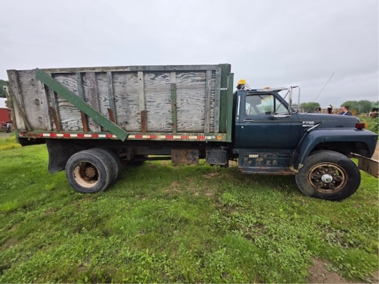 Ford F700 Track With Dump