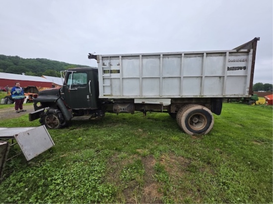 Ih 1700 Dump Truck