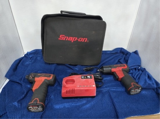 Snap On 1/4 In. Impact Driver & Charger