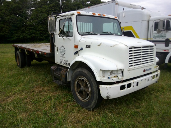 1995 International 16' Flatbed Truck