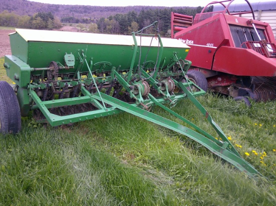 JOHN DEERE GRAIN DRILL