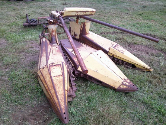 NEW HOLLAND 824 CORN HEAD