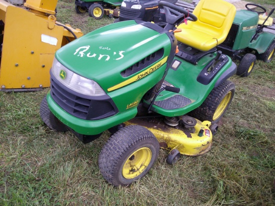 LA 130 JD LAWN MOWER