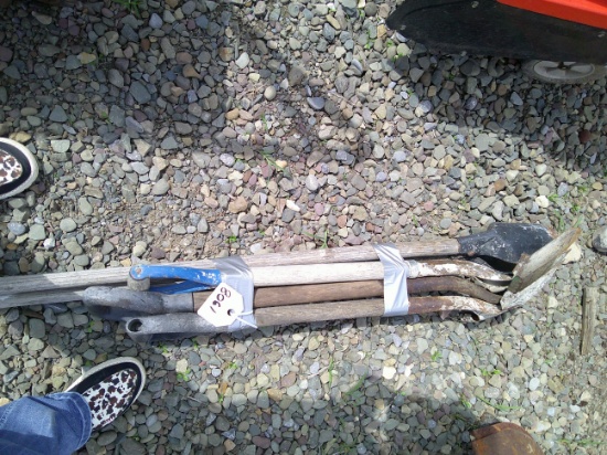 BUNDLE OF HANDTOOLS
