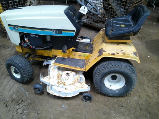 CUB CABET LAWN TRACTOR