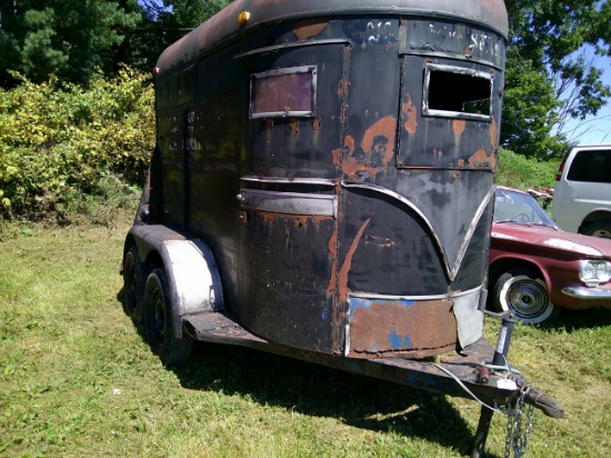 HORSE TRAILER NO PAPERS