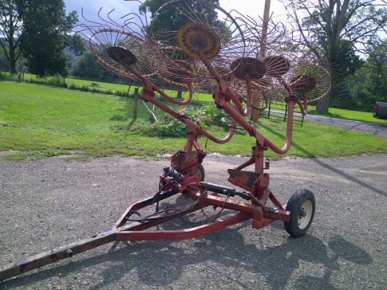 LELY 8 WHEEL RAKE