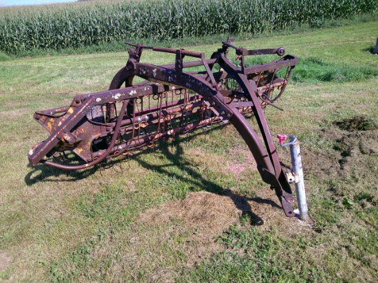 NEW HOLLAND 56 ROLLER BAR RAKE