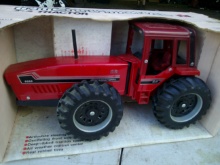 international 6388 1/16th tractor
