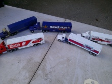 5 tractor trailer trucks 1/64th scale