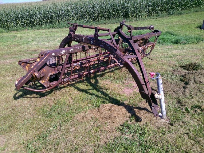 New Holland 56 Roller Bar Rake