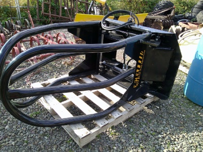 New Qt Esch Bale Hugger