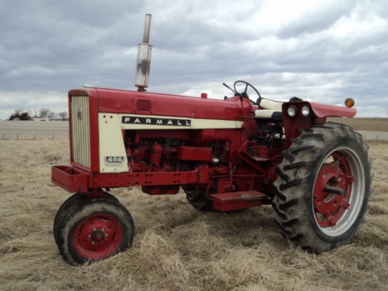 '73 IH 656 tractor