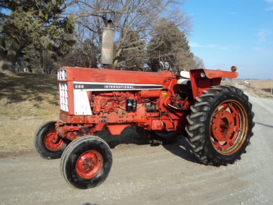 '78 IH 686 diesel tractor