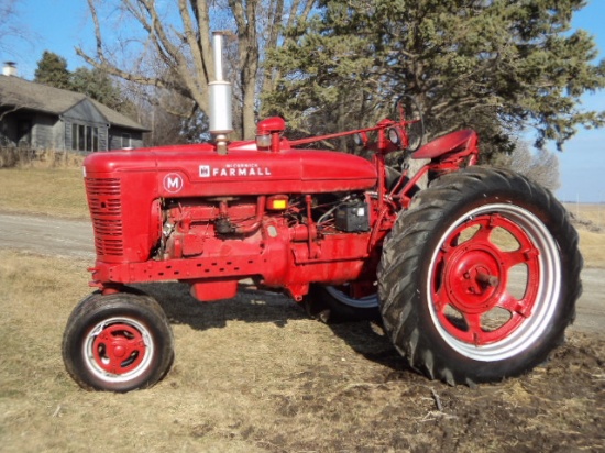 1947 IH Farmall M tractor