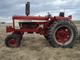 '75 IH 666 tractor