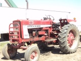 IH 656, gas tractor