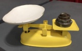 SCALE WITH WEIGHTS