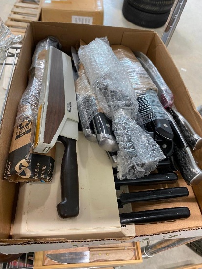 BOX OF ASSORTED KNIVES