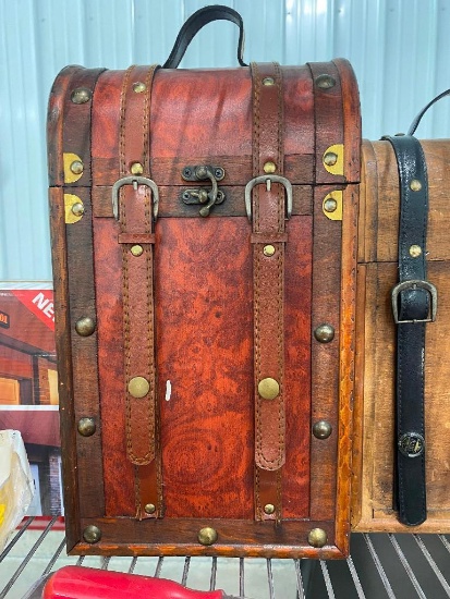 OLD SMALL CHEST