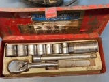 10-PIECE SOCKET AND WRENCH SET