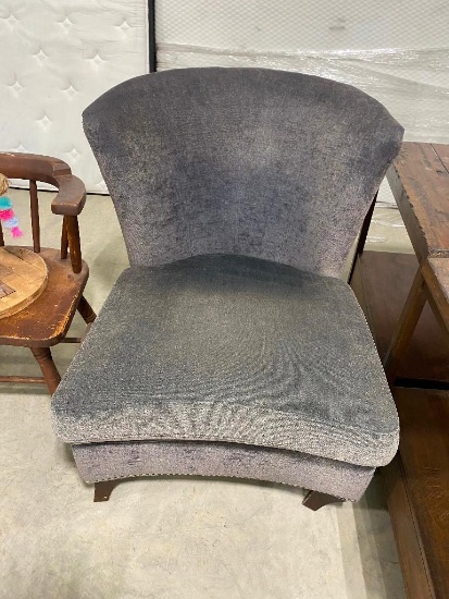 FABRIC CHAIR --- USED