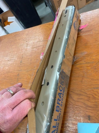 BRACKET KIT FOR A MINI SPLIT