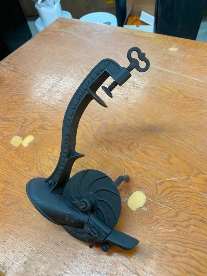 ANTIQUE CAST PEELER