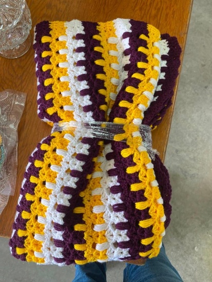 4 FT X 4 FT KNITTED BLANKET