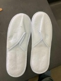 5 PAIRS OF XL SLIPPERS