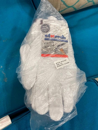 12 PAIRS OF XL GLOVES