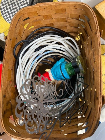 PICNIC BASKET AND CONTENTS