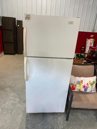 USED FRIDGE IN WORKING ORDER