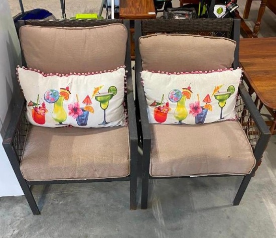 SET OF PATIO CHAIRS