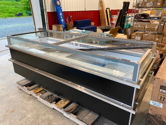 102 x 40 IN COMMERCIAL COOLER / FREEZER --- IN WORKING ORDER