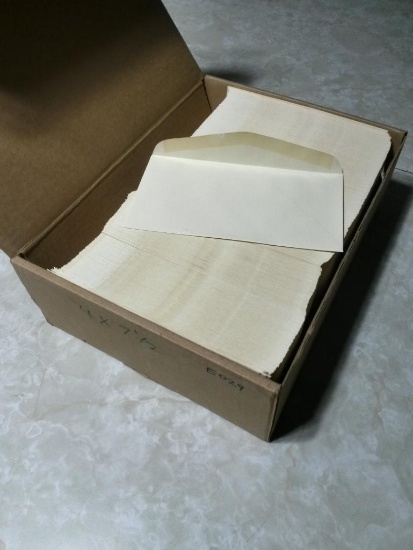 BOX OF APPROX. 500 ENVELOPES, CREAM WHITE, 4 x 7.5 INCH