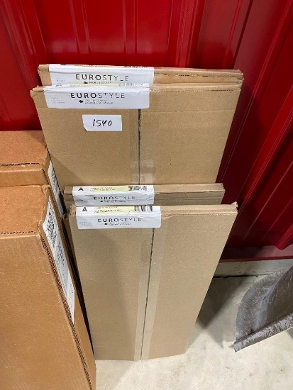 5 CABINET DOORS IN ASSORTED SIZES