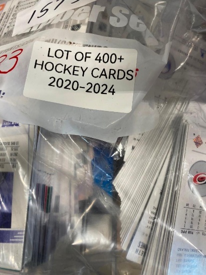 LOT OF 400 PLUS HOCKEY CARDS