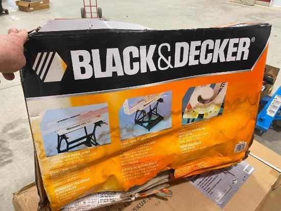 BLACK & DECKER PORTABLE PROJECT CENTER & VISE
