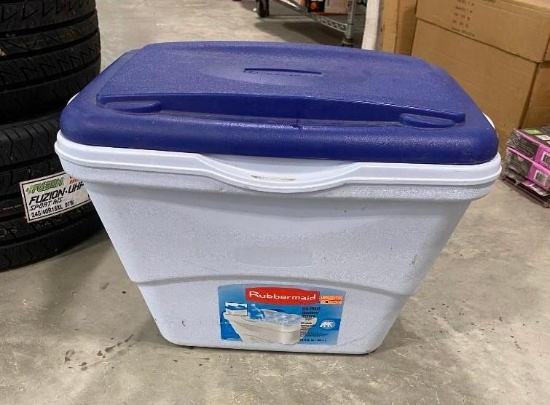 RUBBERMAID COOLER